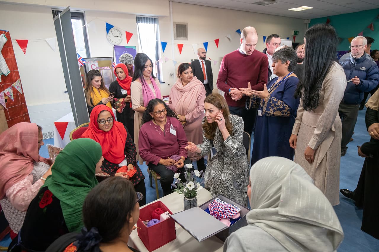 Macpalce, quien tiene autismo y el síndrome de DiGeorge (causado por la eliminación de un pequeño segmento del cromosoma 22, según
<b><a href="https://www.mayoclinic.org/es-es/diseases-conditions/digeorge-syndrome/symptoms-causes/syc-20353543" target="_blank">Mayo Clinic</a></b>), recibió un abrazo fuerte de Kate Middleton.