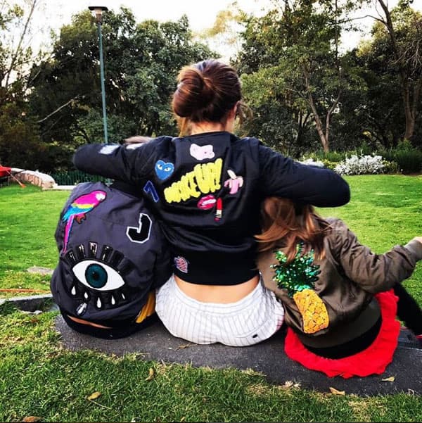 Camila es una mamá muy divertida, tal vez sea porque es muy joven.