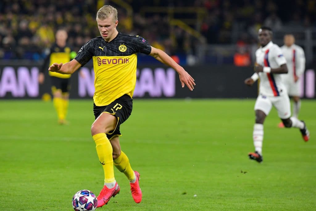 Cuando el noruego Erling Braut haaland se encarrilaba de frente al arco de Keylor Navas, el brasileño Marquinhos logra alcanzar al joven y le puntea el balón