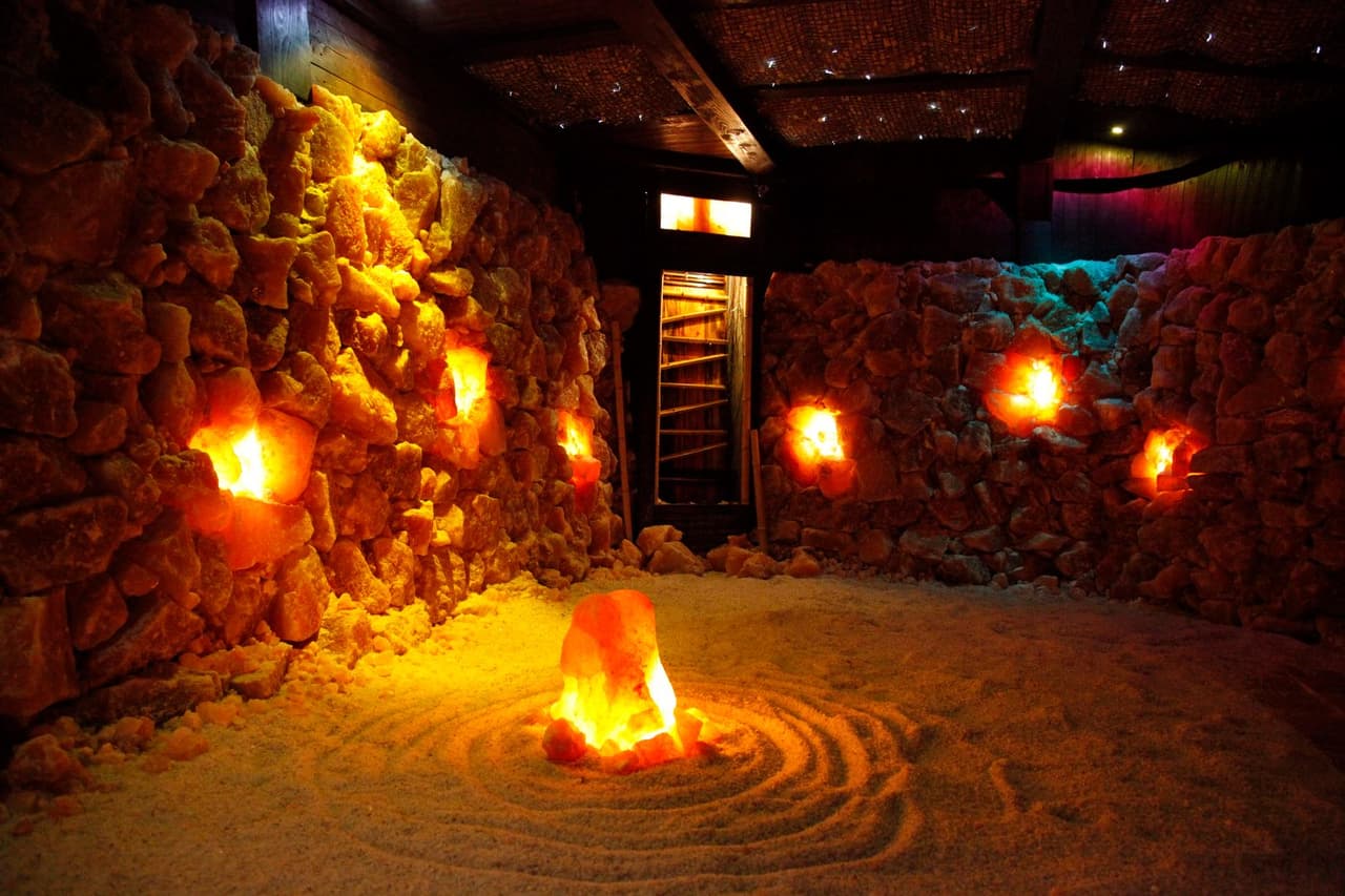<b>Asheville Salt Cave</b>: Si bien no es una caverna "verdadera", la cueva de sal de Asheville es completamente natural. Para un día rejuvenecedor (sin espeleología seria) cuenta con el spa de las cuevas de sal de Asheville.