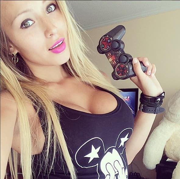 Daniella Chávez es una espectacular modelo chilena que es considerada una de las mujeres más bellas de Latinoamérica, y hace unos meses fue considerada la novia de la Copa América