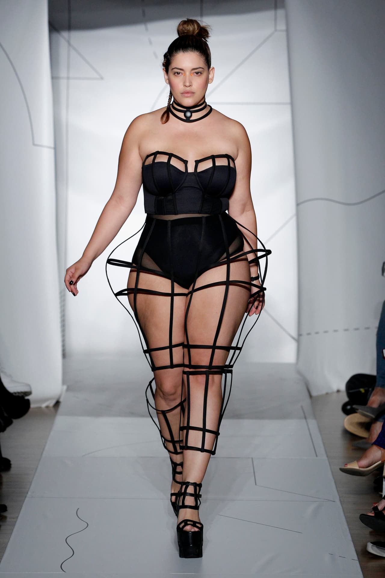 Así en 2014 impactó las pasarelas al ser la primera modelo plus size en el NYFW de ese año.
