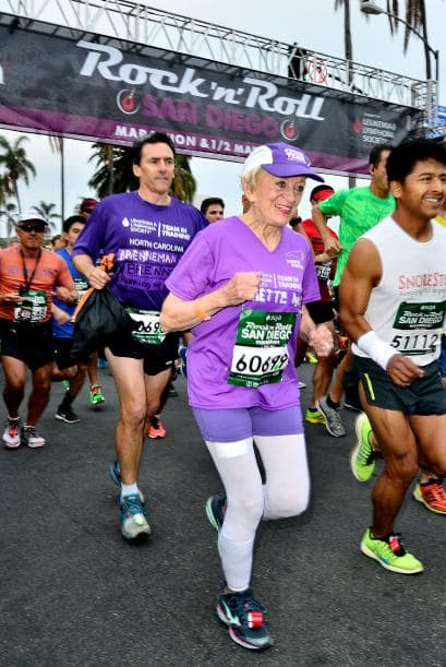 Hace quince años Harriette decidió comenzar a correr ya que uno de sus amigos le dijo que el corría para recaudar fondos para una caridad.