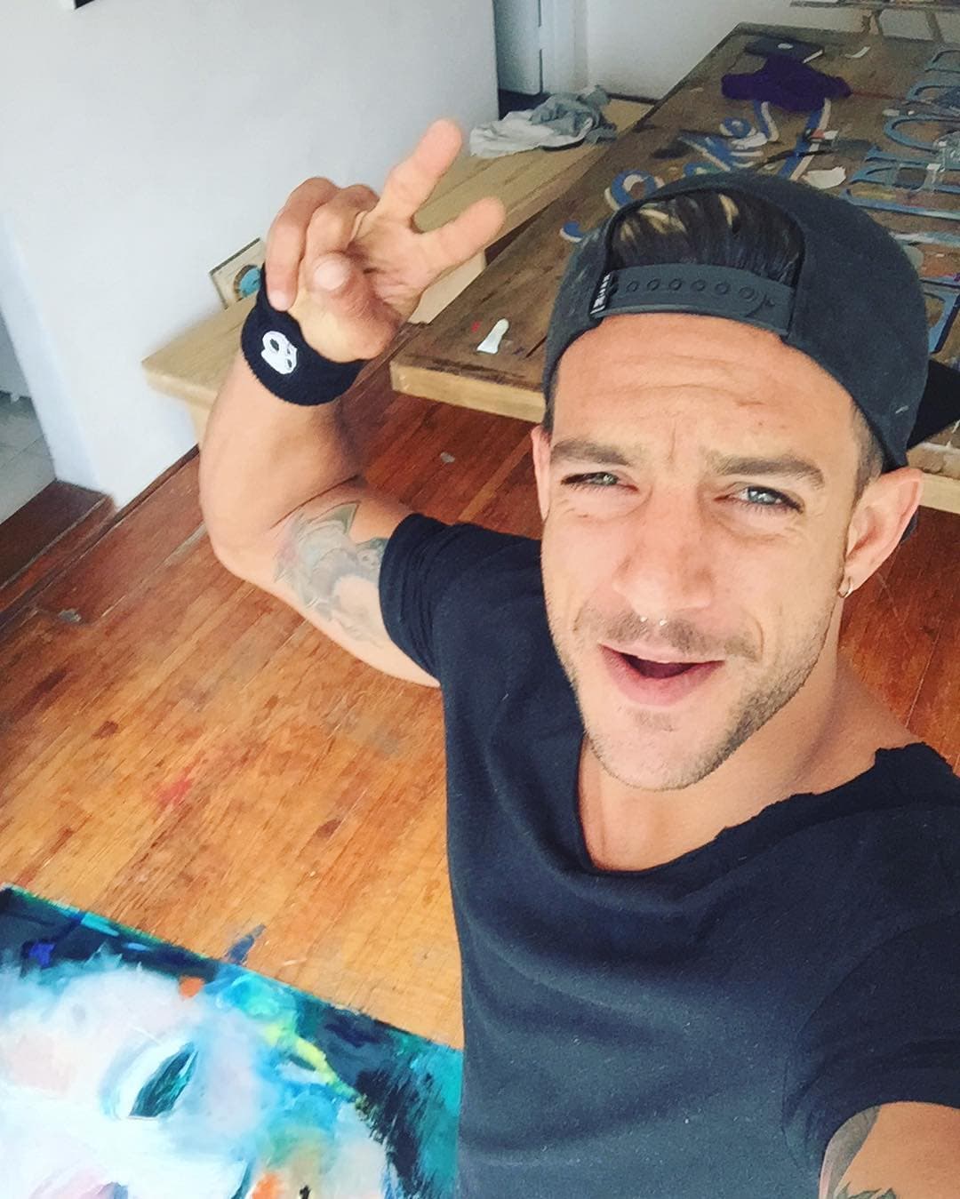 "A la gente le cuesta dejar de verme como 'El Potro'. Yo ya lo he soltado, le he agradecido un montón por estar y ya", dijo Ferreira en entrevista con Notisistema al ser cuestionado sobre el estreno de su nuevo proyecto.