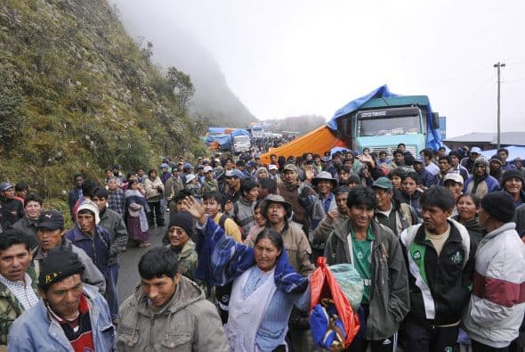 Chuquimia hizo las declaraciones desde el punto del bloqueo, en el puente Santa Bárbara, a unos 100 kilómetros de la capital boliviana.