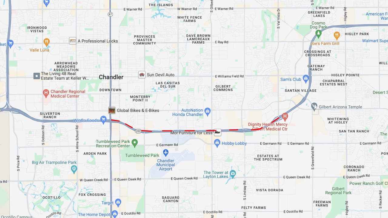 <b>Loop 202 oeste</b>
<br>El Loop 202 en dirección oeste se reducirá a uno o dos carriles durante las noches entre Val Vista Drive y Arizona Avenue, en el sureste del Valle, desde las 9 p.m. hasta las 5 a.m. de domingo 18 al martes 20 de febrero.
<br>
<br>
<b>Rutas alternas</b>
<br>Permita tiempo de viaje adicional y esté preparado para reducir la velocidad e incorporarse de manera segura al ingresar, y viajar a través de todas las zonas de trabajo. Esté atento a las cuadrillas de trabajo.
<br>
<br>Para conocer las condiciones de las carreteras en tiempo real puede visitar la página del 
<a href="https://www.az511.gov/" target="_blank">Departamento de Transporte de Arizona</a>, o llamar al 511.