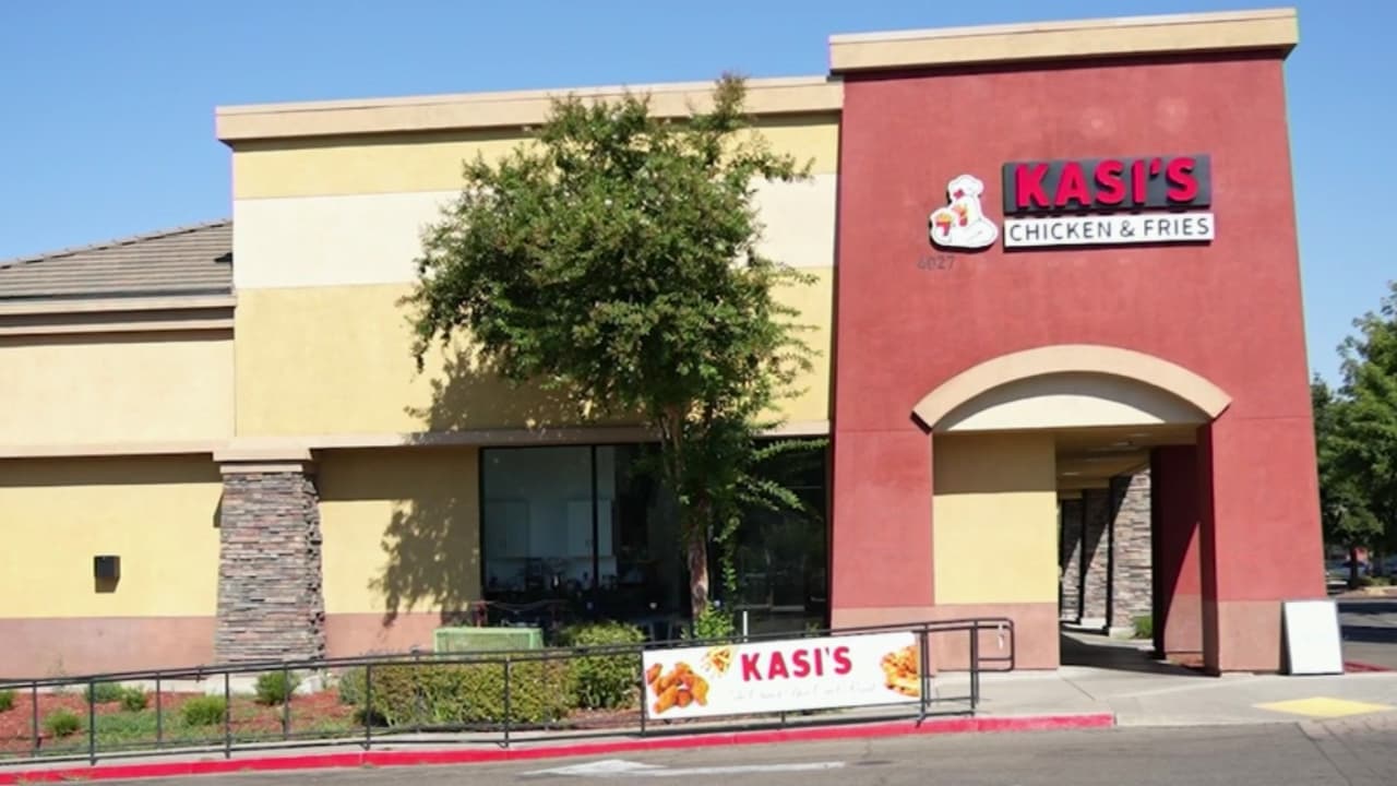 Mujer es agredida en restaurante de Stockton pese a tener una orden de restricción contra el presunto atacante