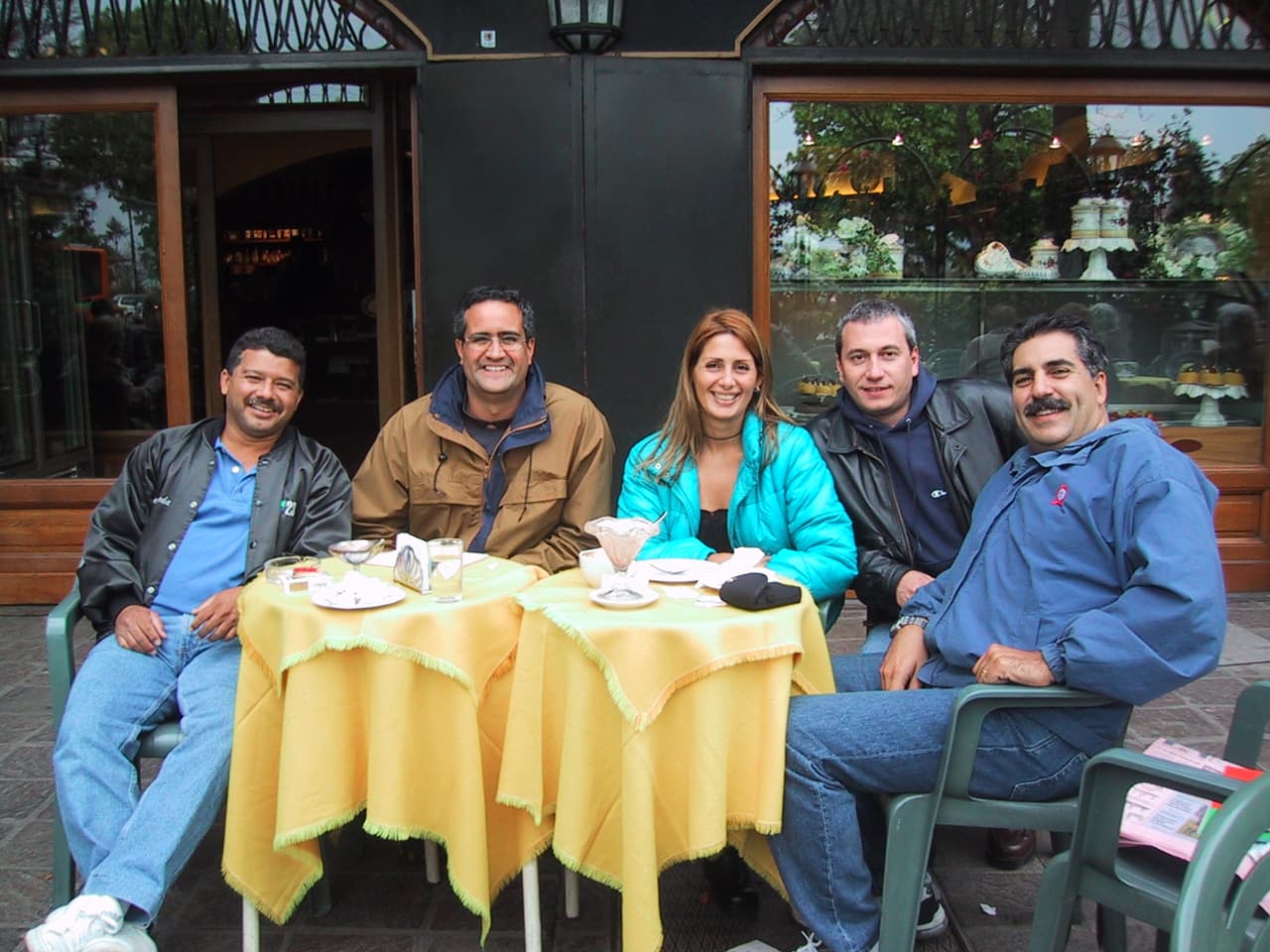 Con una cena o una bebida también se comparten los recuerdos.