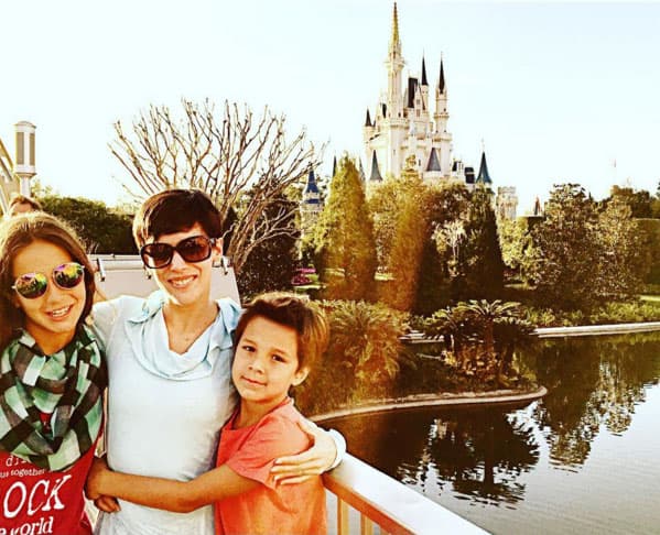 Ellos son sus sobrinos, con quienes pasó unas divertidas vacaciones en Estados Unidos.