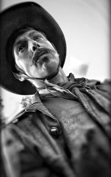 Fernanda Borches nos sorprendió con su radical cambio, pues detrás de ese bigote hay una sensual mujer.