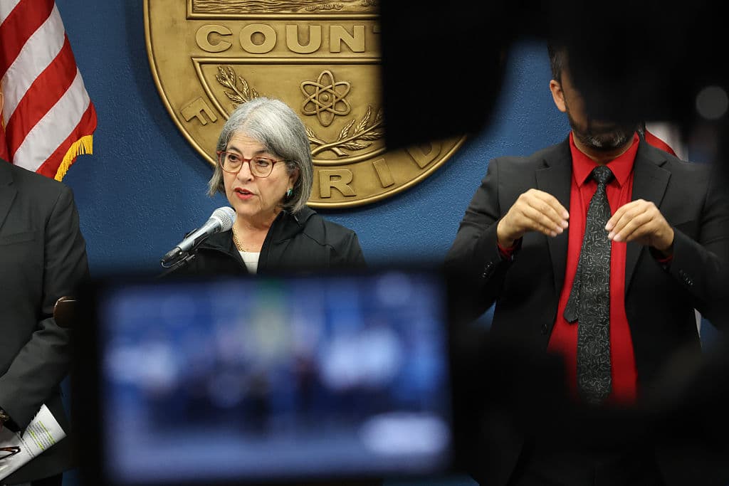 Controversia por déficit de $400 millones en el presupuesto de Miami-Dade
