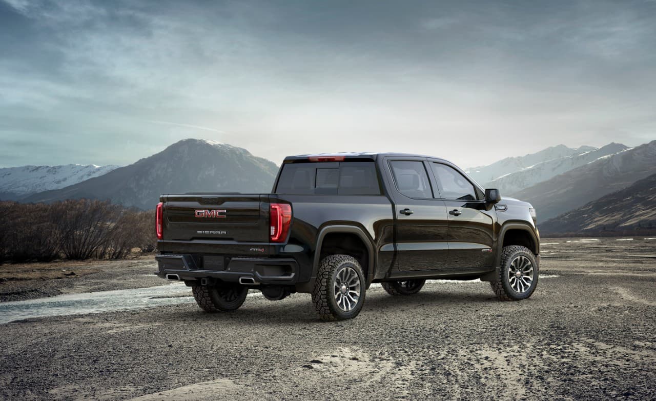 La nueva submarca AT4 le dará diferentes distintivos y sobre todo capacidades todoterreno a los productos GMC. En los próximos dos años, AT4 presentará su versión de cada uno de los modelos GMC. La Sierra AT4
<b> estará disponible en Estados Unidos el próximo otoño.</b>