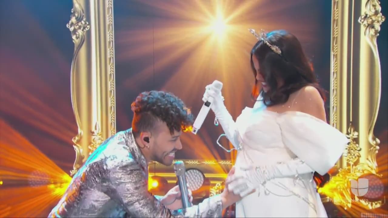 Ambos sonrieron ante la buena noticia.