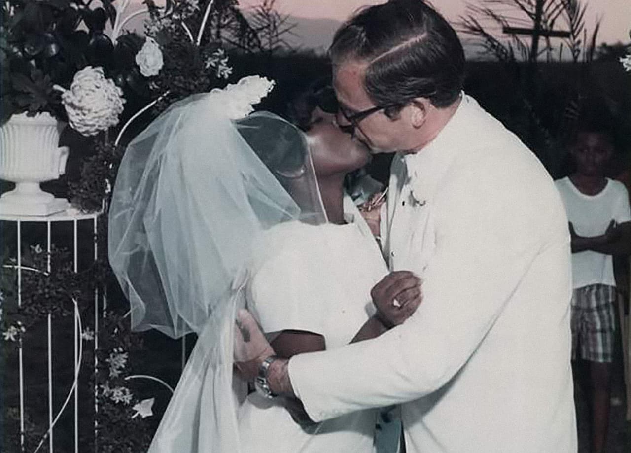<b>Gloria y Leroy Griffith. </b>Fueron una de 
<b><a href="http://nashvillepublicradio.org/post/meet-one-first-interracial-couples-marry-tennessee-after-loving-decision#stream/0" target="_blank">las primeras parejas interraciales en casarse en Tennessee</a></b>, en 1969. Si bien hacía dos años que el matrimonio interracial era legal en el Sur, aún era algo mal visto.