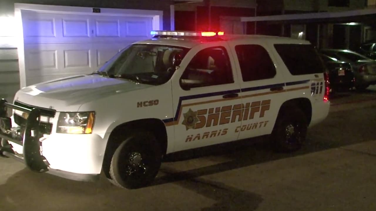 Los paramédicos la declararon muerta en la escena.