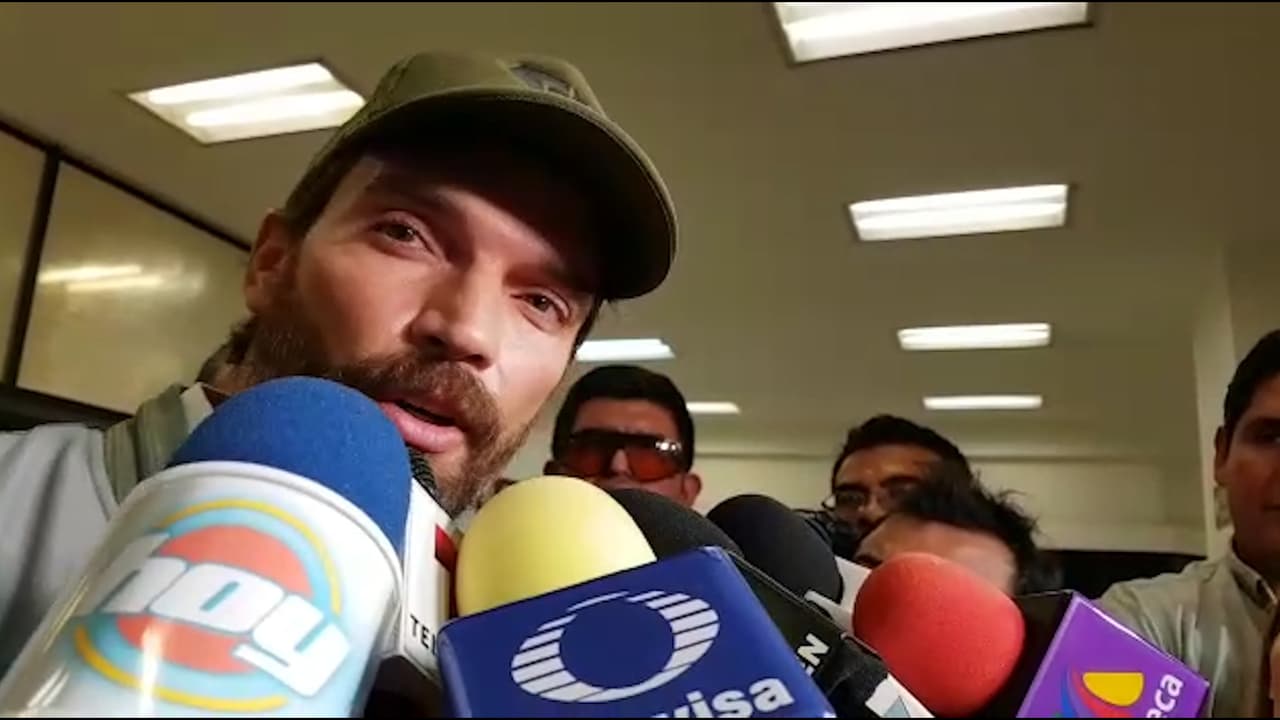 Julián Gil llega México dispuesto a defenderse: "No me tengo que arrodillar ante nadie en esta vida"