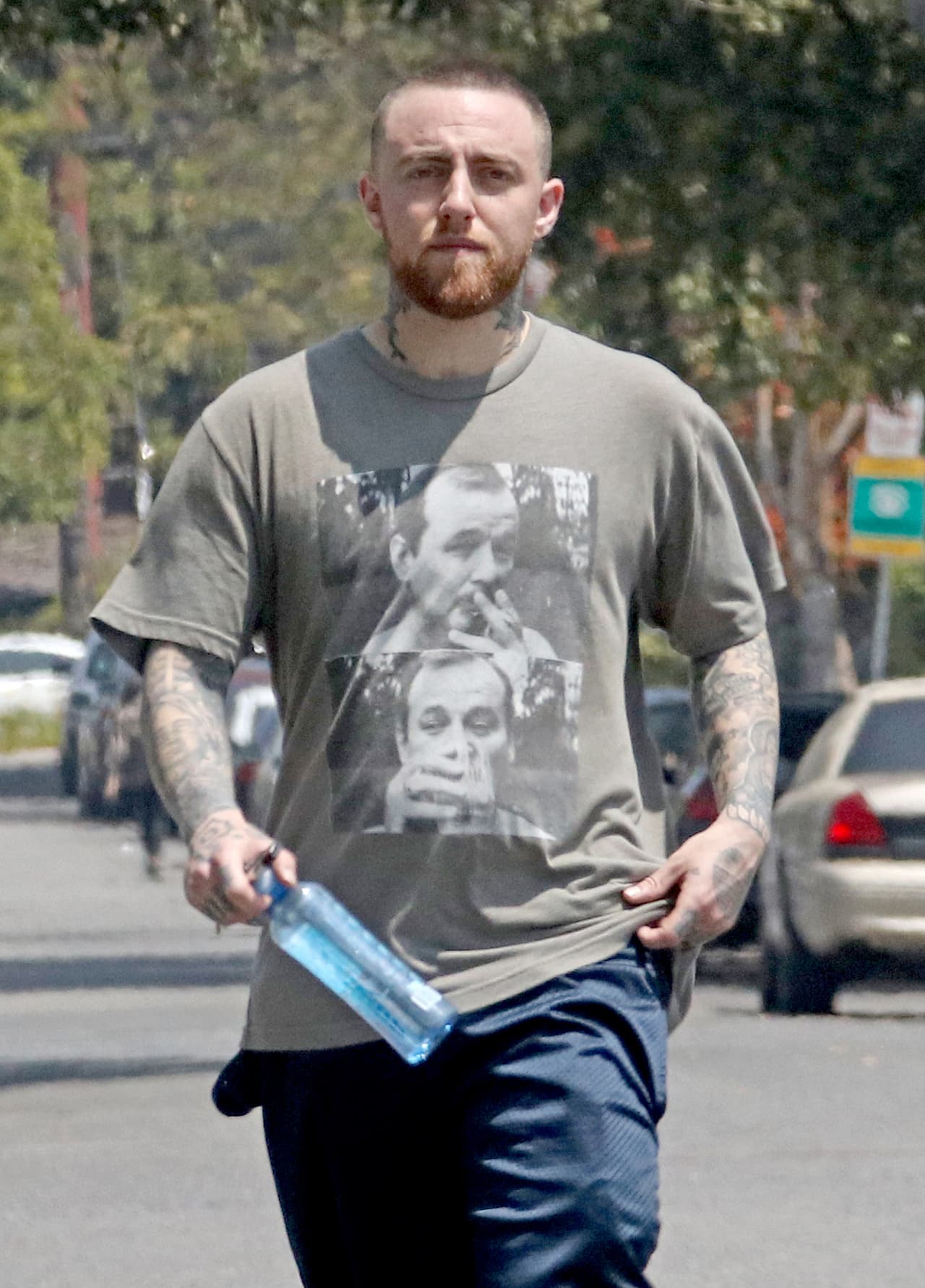 Un residente de Hollywood Hills, identificado como Cameron James Pettit, de 23 años, fue arrestado el miércoles por vender drogas farmacéuticas al cantante dos días antes de que muriera por una sobredosis, informó la DEA en un comunicado de prensa.