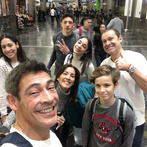 Alan y Johnny son unos padres modelo y no esconden el gran amor que tienen a sus hijos.