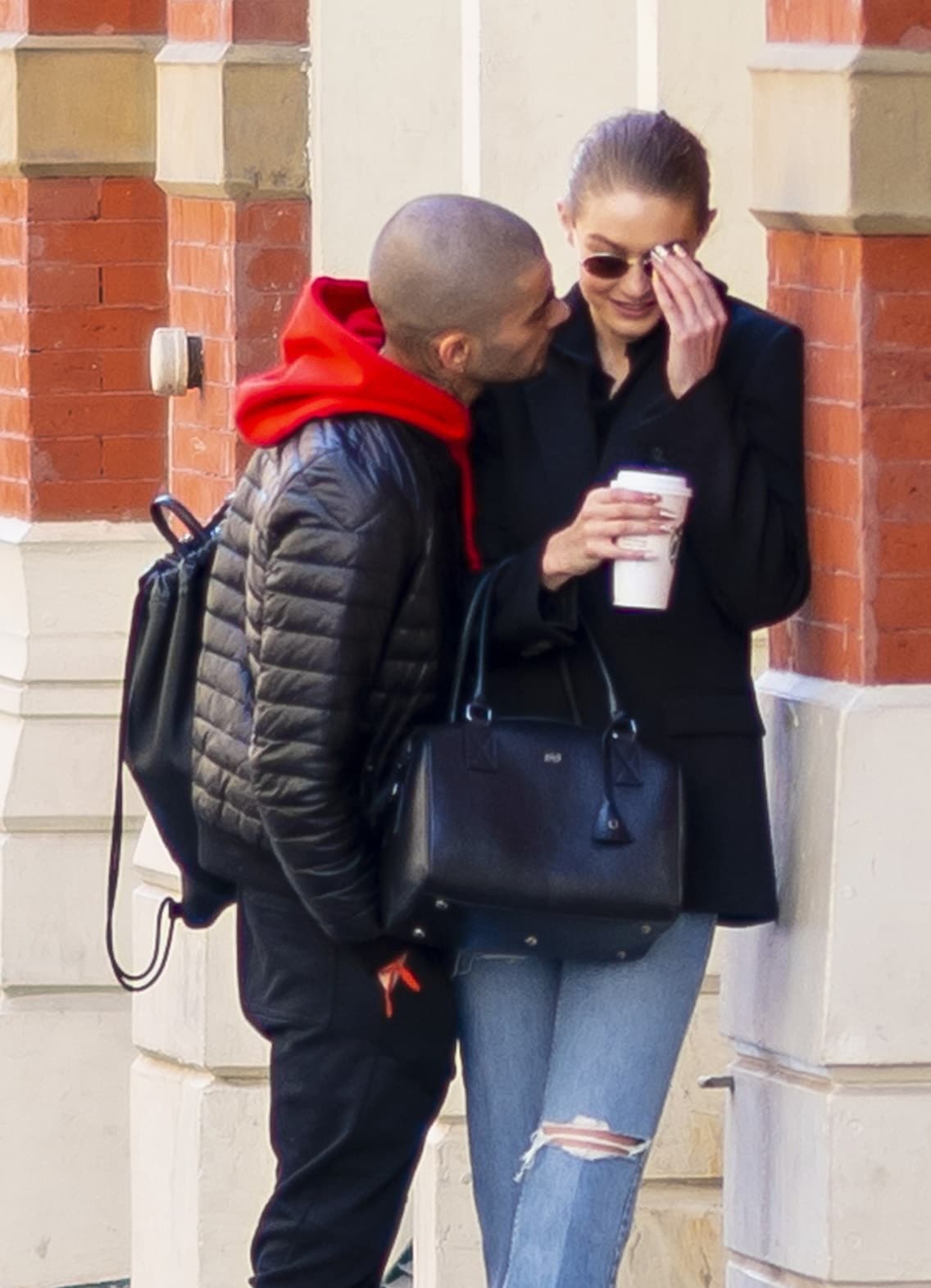 La modelo y el exintegrante de la banda One Direction explicaban en el texto (que se difundió en sus respectivas redes sociales) que la separación era amistosa y que entre ambos aún existía mucho cariño.