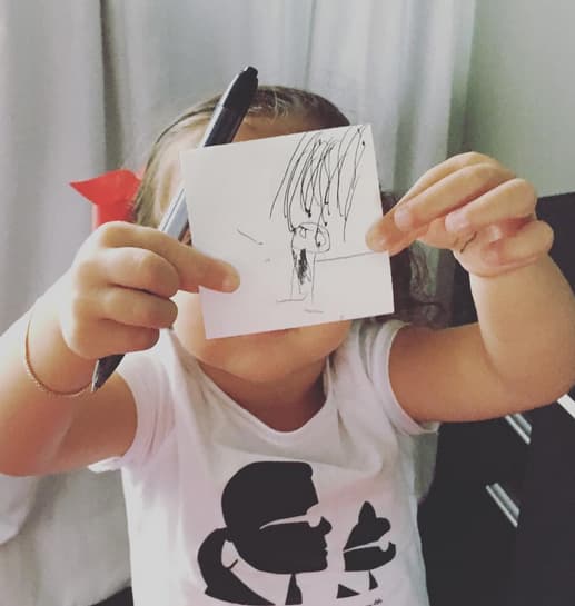 Y entre globos, pastel, regalos y muchas sonrisas toda la familia celebró su día.