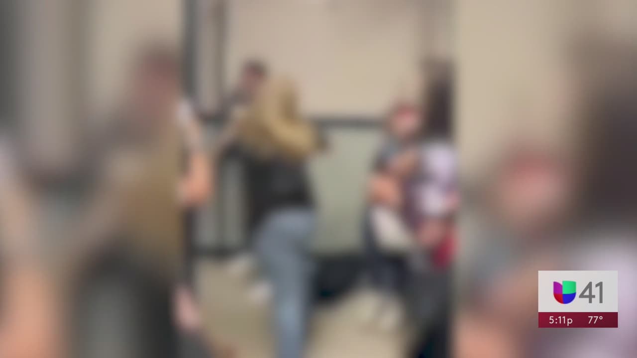Abuela denuncia que su nieta quedó inconsciente tras pelea en secundaria de NISD