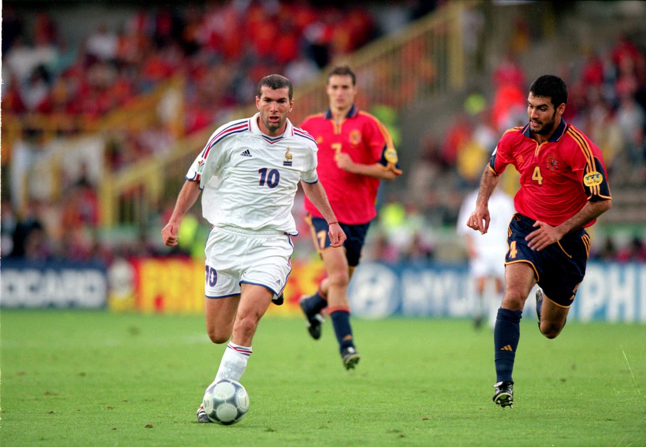 Ganó la Eurocopa de Holanda y Bélgica 2000 gracias a un gol de David Trezeguet.
