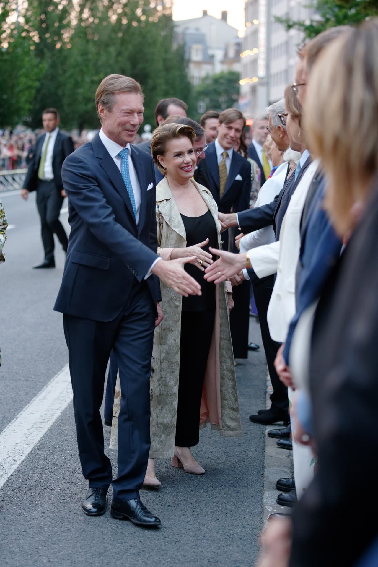 En un comunicado, el gran duque ha criticado con dureza lo que considera un 
<b>"linchamiento mediático"</b> hacia su esposa.