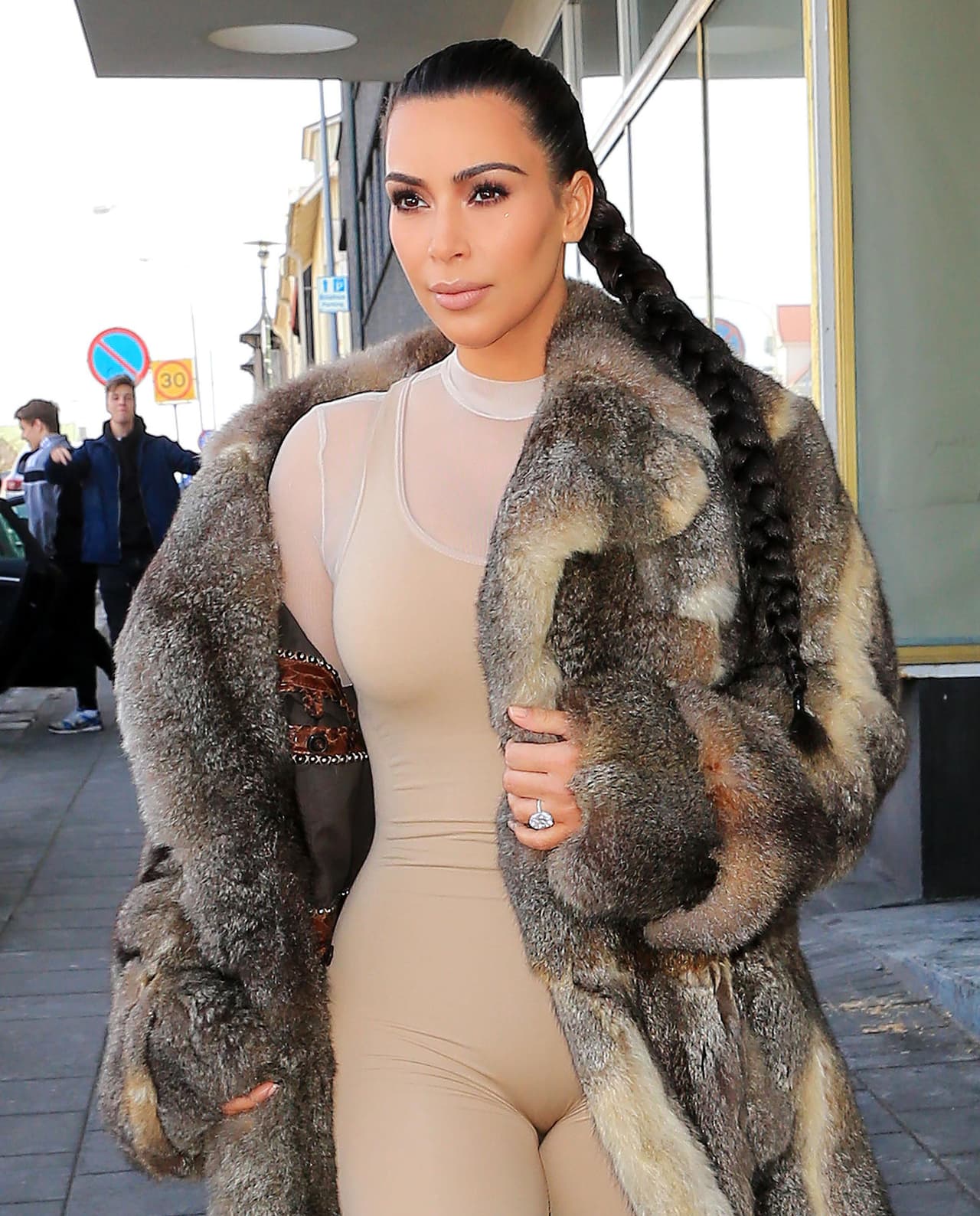 Kim Kardashian ha prohibido a su familia hablar de comida delante de ella 