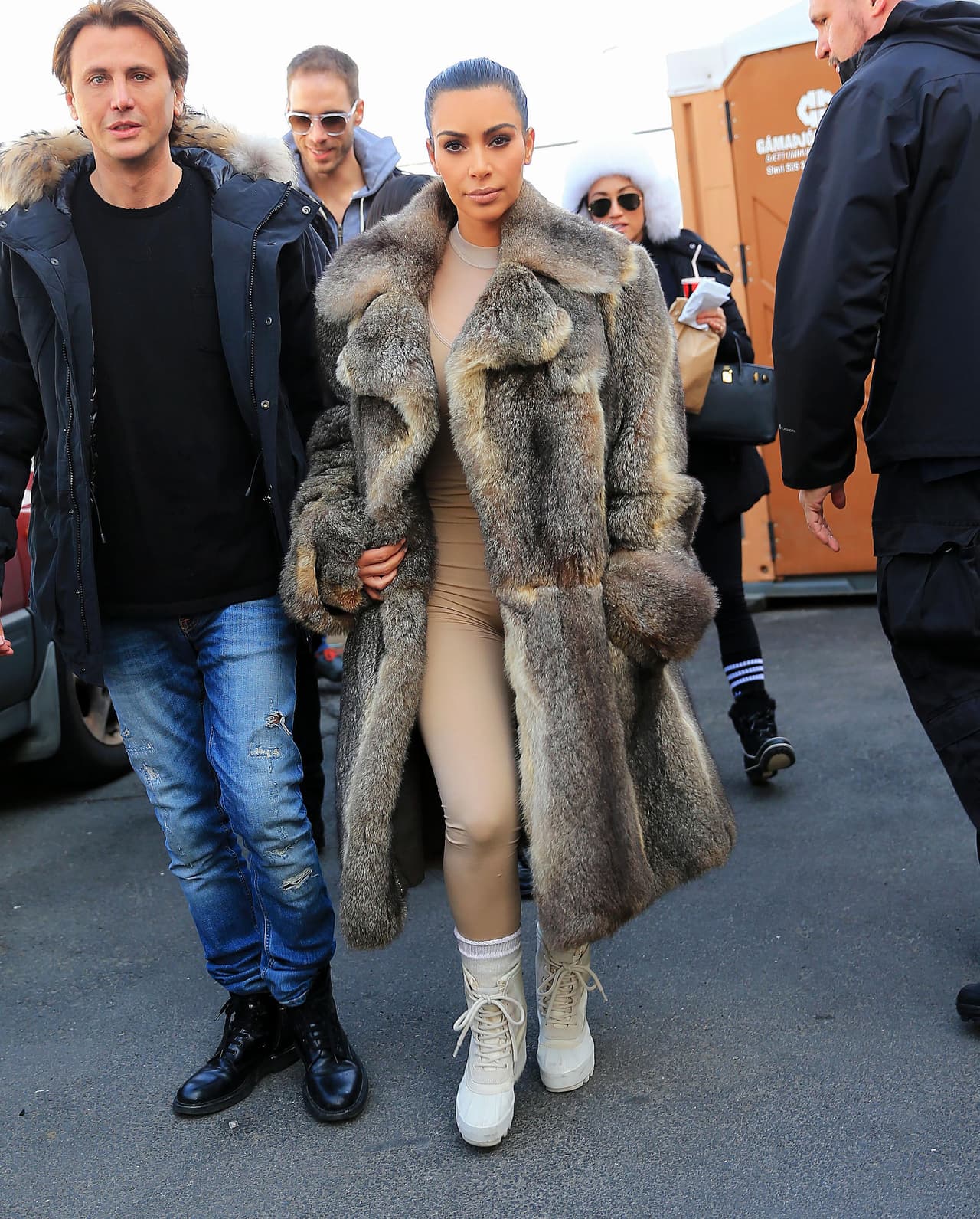 El look de Kim se robó toda la atención.