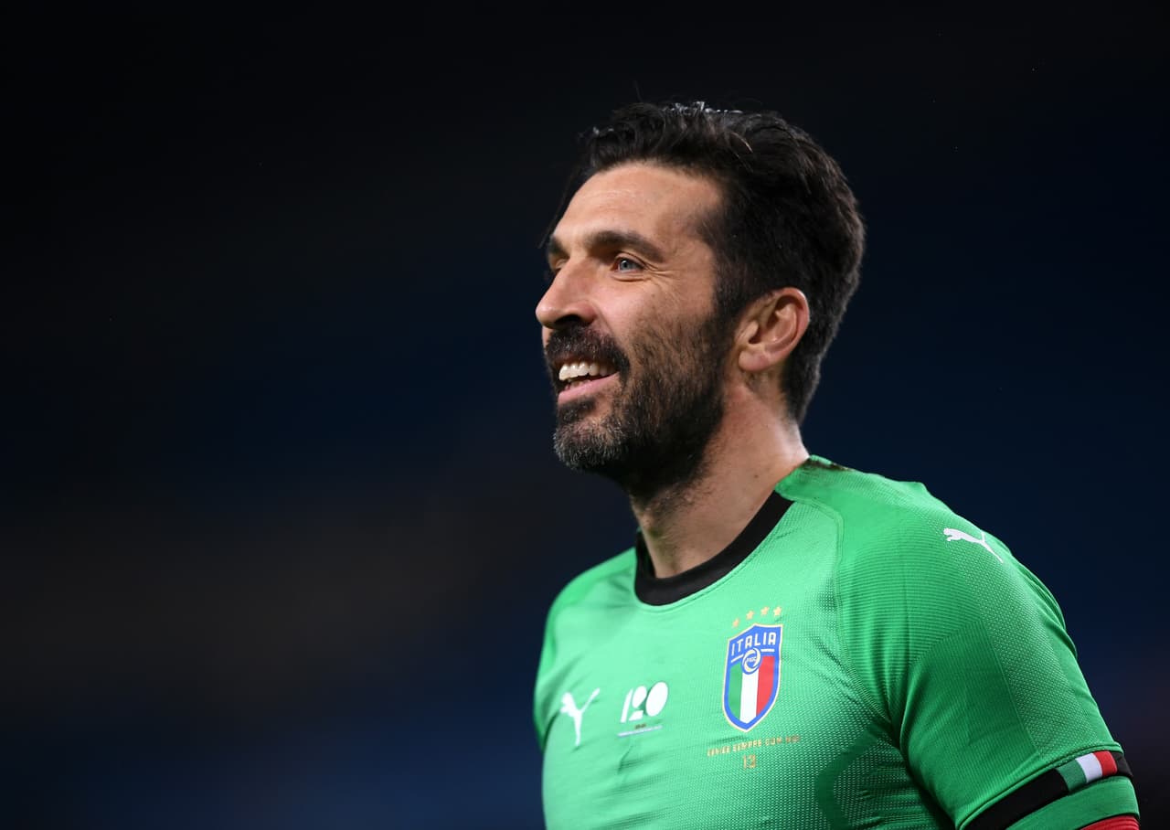 No es descabellado pensar que Buffon esté en los intereses del multimillonario equipo parisino. Incluso, podrían mejorarle facilmente sus condiciones contractuales.