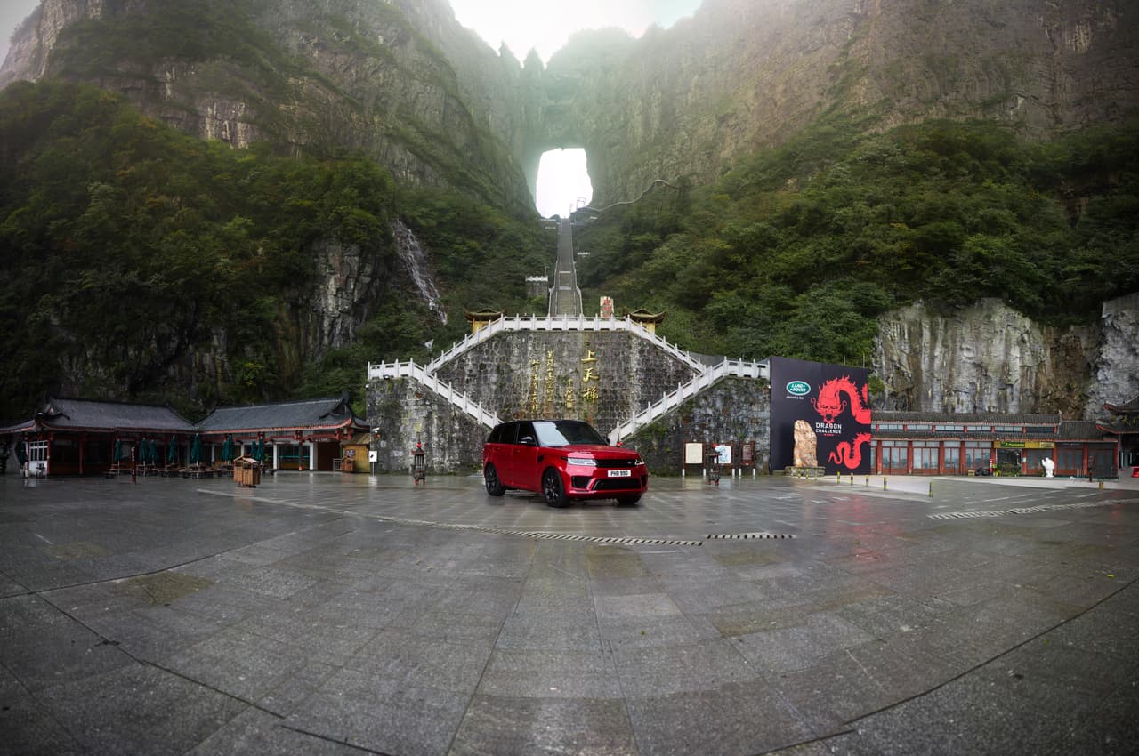 El cual en su segunda etapa incluyó subir por los 999 escalones hasta la 'Puerta al Cielo'.