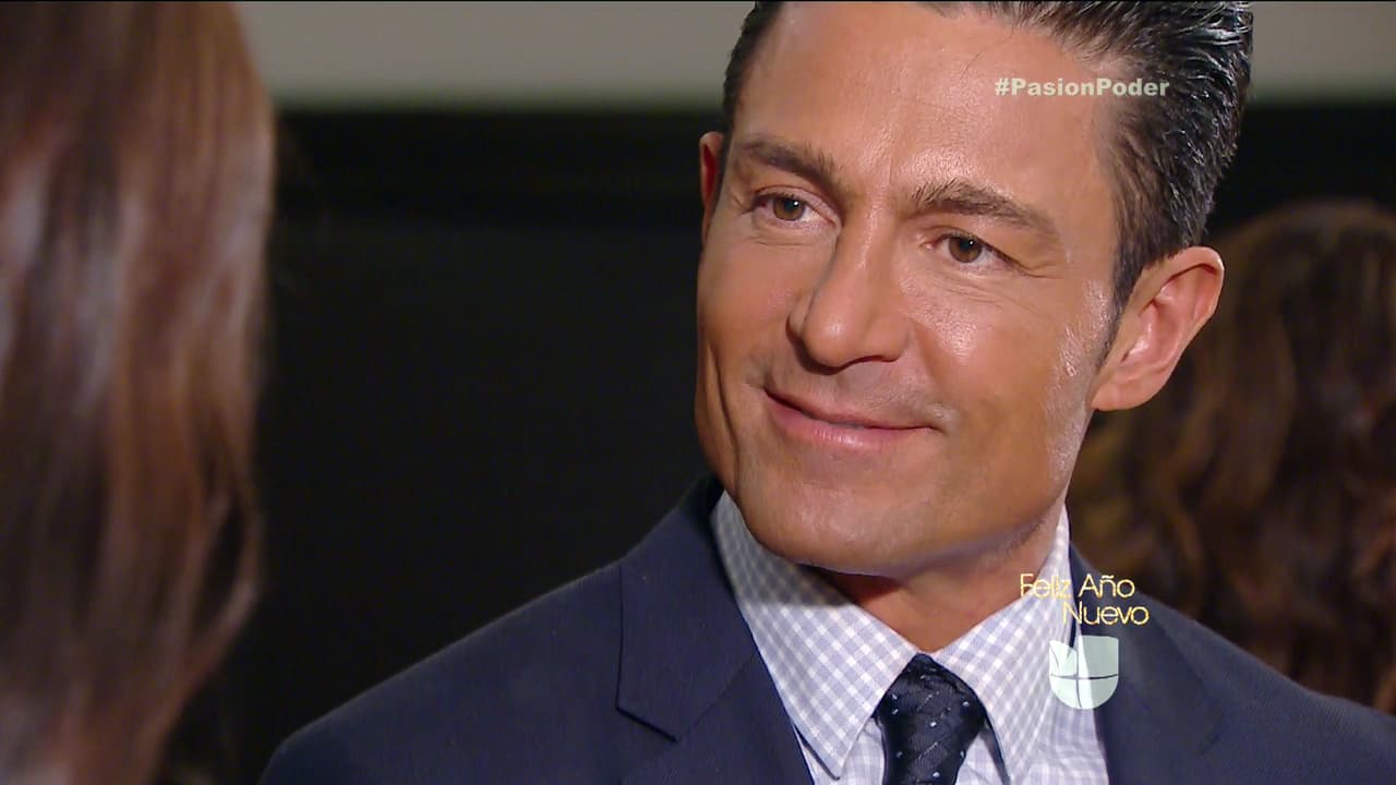 Eladio no perdió oportunidad para coquetear con Nina.