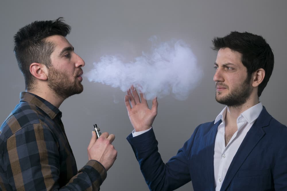 Las personas que se comportan de una forma vulgar, o no son cuidadosos con su presencia física, discuten constantemente, pelean y tienen feas costumbres en la mesa, en las reuniones sociales, y en su trato diario son un verdadero “¡no!” para Libra.