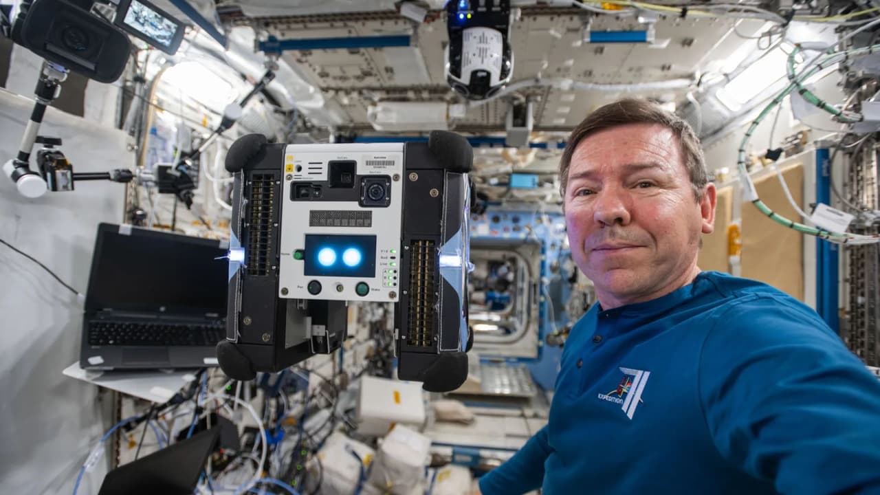 <b>Solidificación de aleaciones: </b>Se investigó la solidificación de aleaciones metálicas en el espacio, lo que podría mejorar procesos en la Tierra y desarrollar materiales más resistentes.