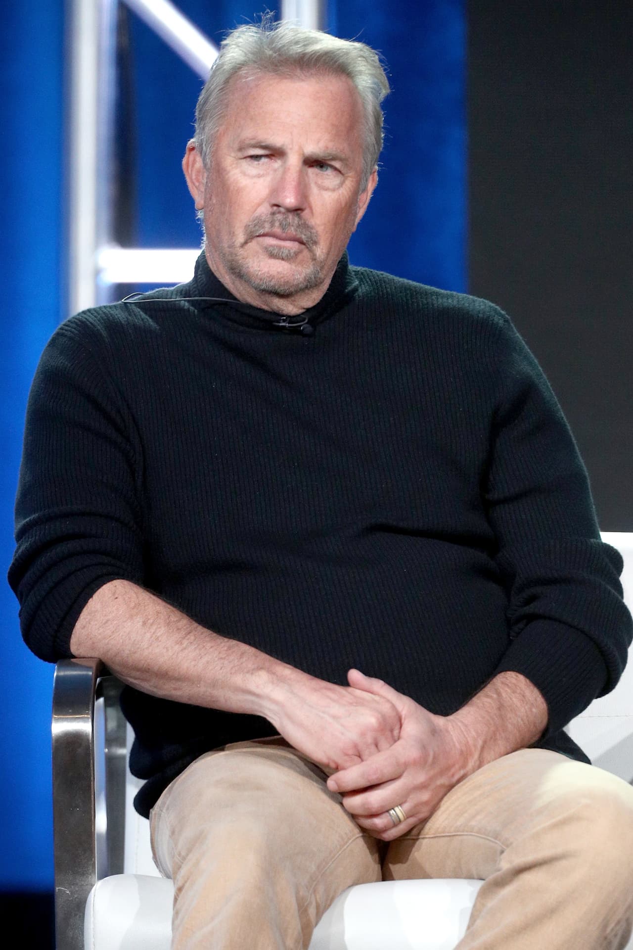 El actor californiano 
<b><a href="https://www.univision.com/entretenimiento/kevin-costner-avergonzado-critica-lo-que-el-gobierno-de-eeuu-ha-hecho-separando-familias-en-la-frontera-video">Kevin Costner</a></b>, de 64 años, se expresó a favor de 
<b>que Meghan Markle haya decidido alejarse de la actuación</b> tras casarse con 
<b>el príncipe Harry</b>.