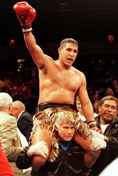 Se convirtió en el primer boxeador en obtener siete títulos.