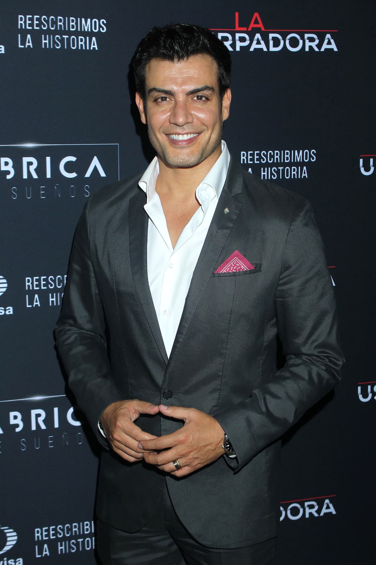 “Ahora, también ya somos intérpretes que llevamos muchos años de experiencia y a lo mejor es menos difícil, hasta cierto punto, pero no por eso se vuelve algo cómodo”, comentó.