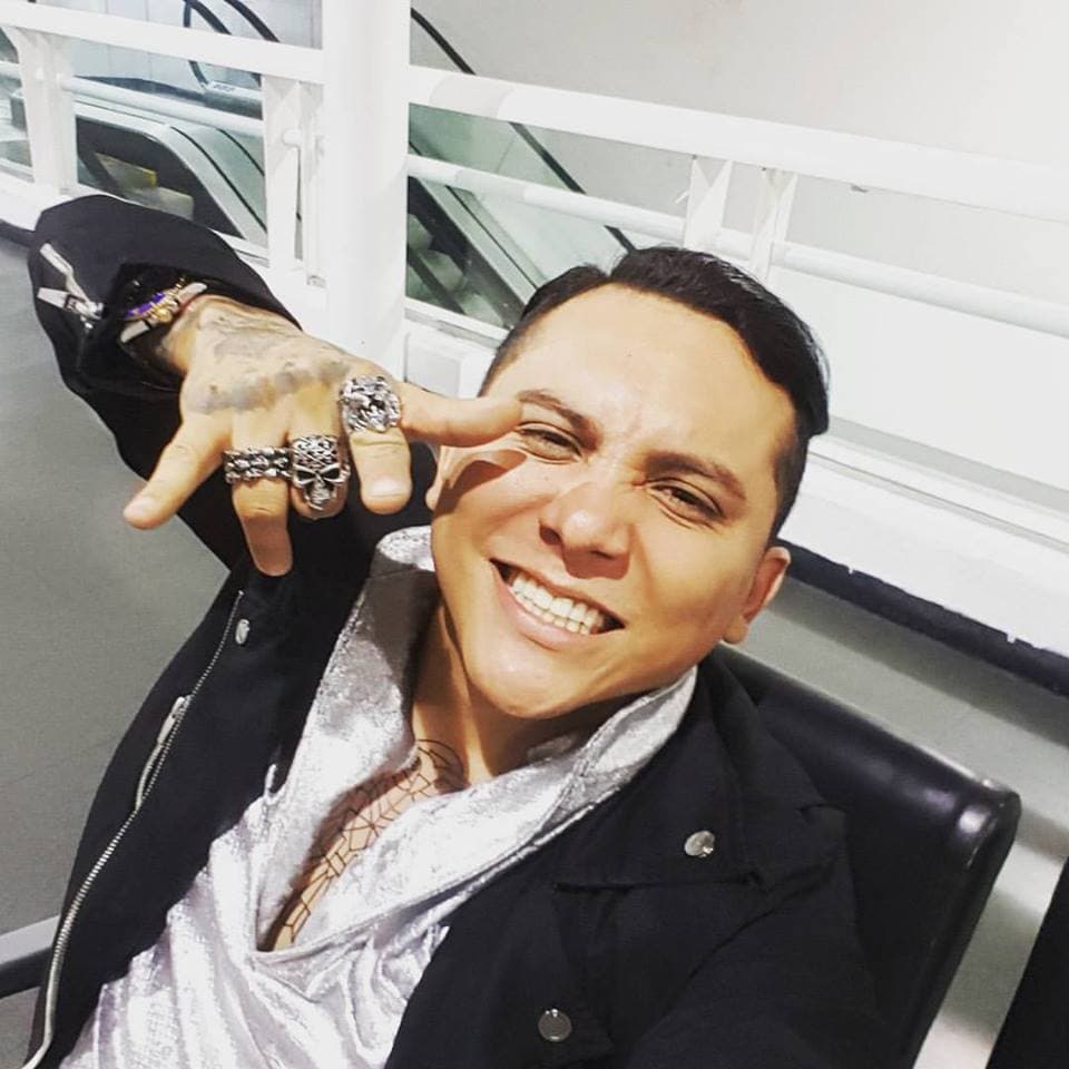 En medio de todo este pleito, Edwin Luna, prefiere mantenerse al margen a pesar de que su suegra le ha dicho que su esposa lo dejará en cuanto encuentre otro hombre "con más plata": "A mí no me corresponde buscarla y hablar con ella porque son sus problemas entre madre e hija. La verdad es que respeto muchísimo y lo único que te digo es que Dios la bendiga, que únicamente la he visto un par de días en mi vida y he visto más a su abuela".
<br>