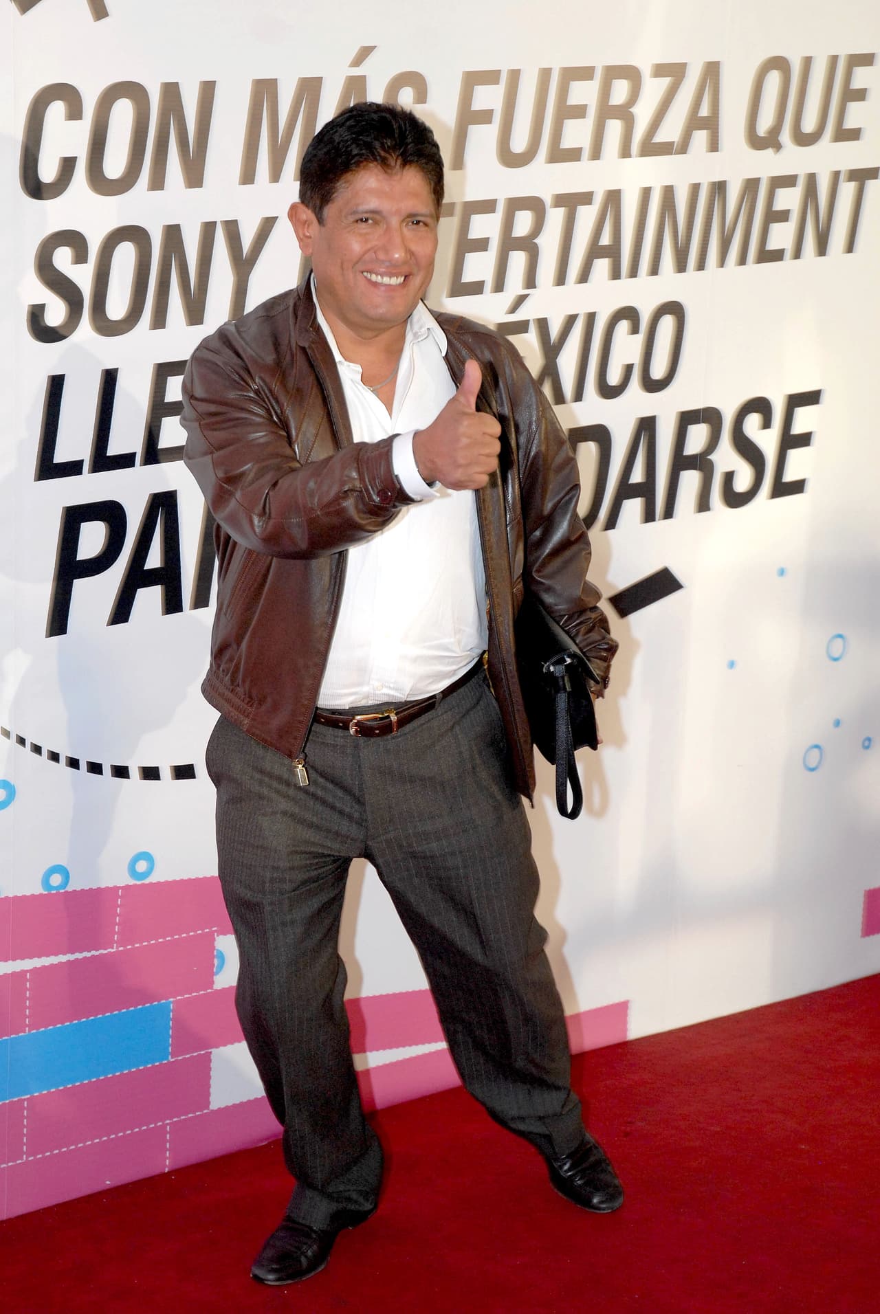 A raíz del pleito entre Juan Osorio y el actor William Levy, debido a que el productor aseguró que el cubano era un malagradecido por no querer hacer telenovelas, Niurka estalló en contra de su compatriota.