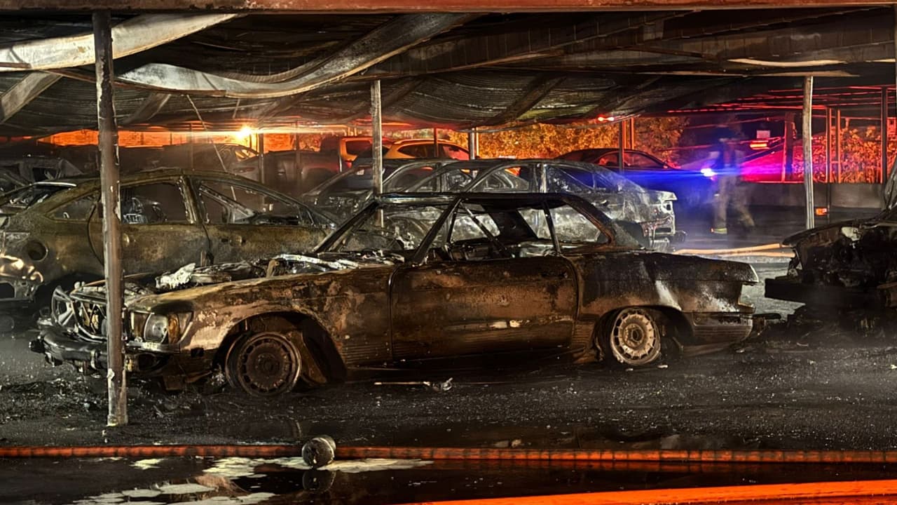 Además, informaron que no pensaron que se tratara de un incendio, 
<b>durante la madrugada solo escucharon un fuerte estruendo y luego sonidos como los de una balacera.</b>