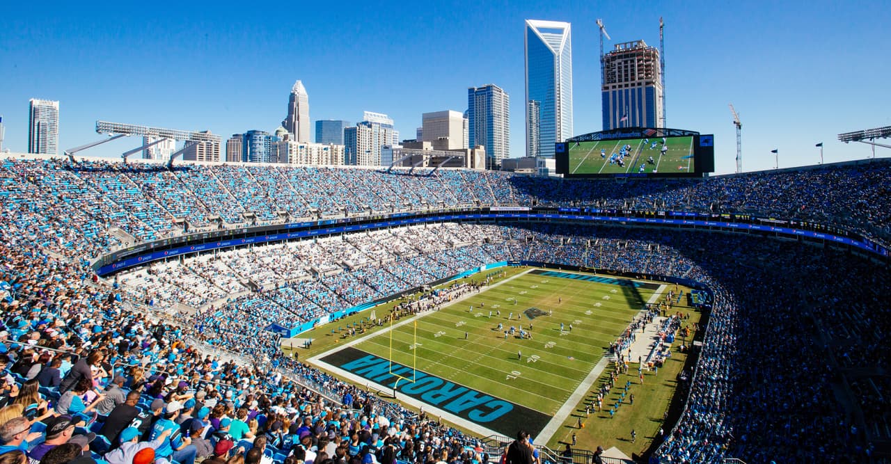El Bank of America Stadium en Charlotte será la sede del juego entre México y Martinica en la Copa Oro y también recibe el sexto capítulo de 'La Carrera' de Univisión.