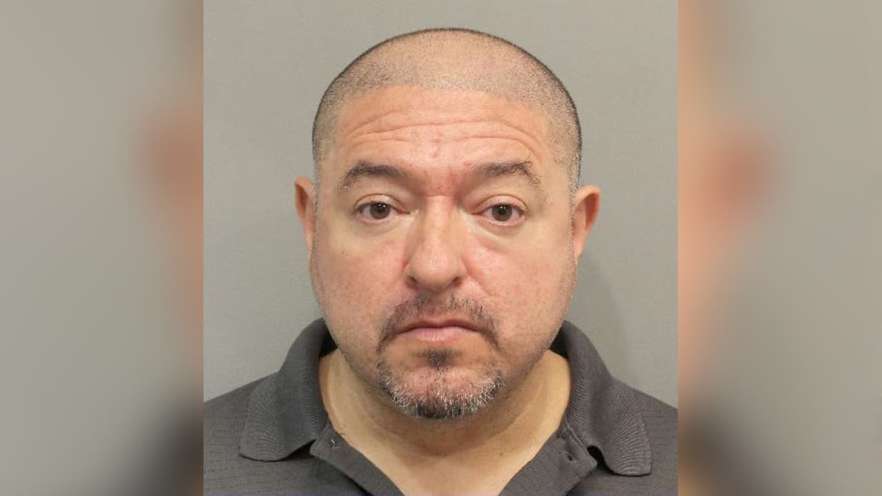 Adolfo Vasquez fue arrestado por conducir bajo los efectos del alcohol y evadir arresto.