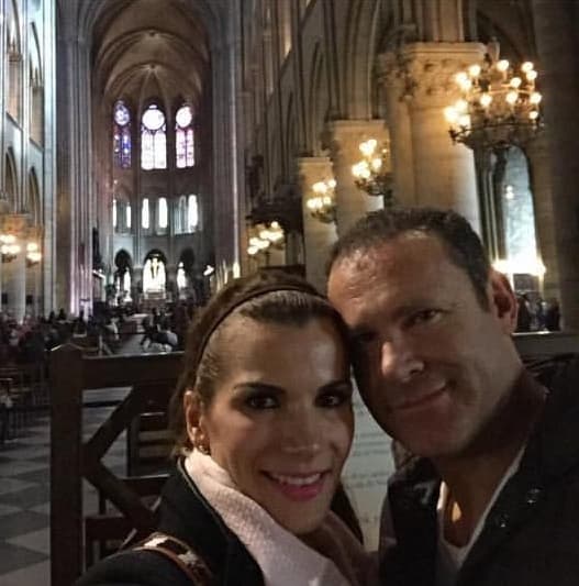 Por su parte, Alan Tacher acudió a este destino turístico en 2016 con su esposa Cristy Bernal. Los conductores recordaron que la catedral parisina recibe más de 13 millones de visitas al año.
<br>