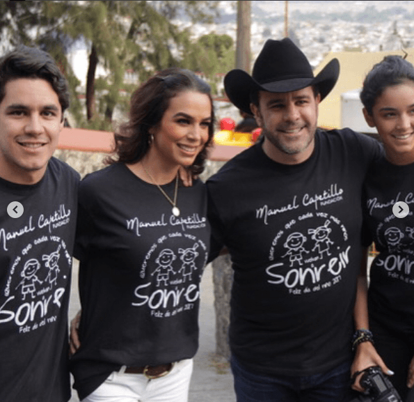 "Y después de un gran trabajo en equipo, nos vamos con el corazón lleno de amor", publicó Eduardo.