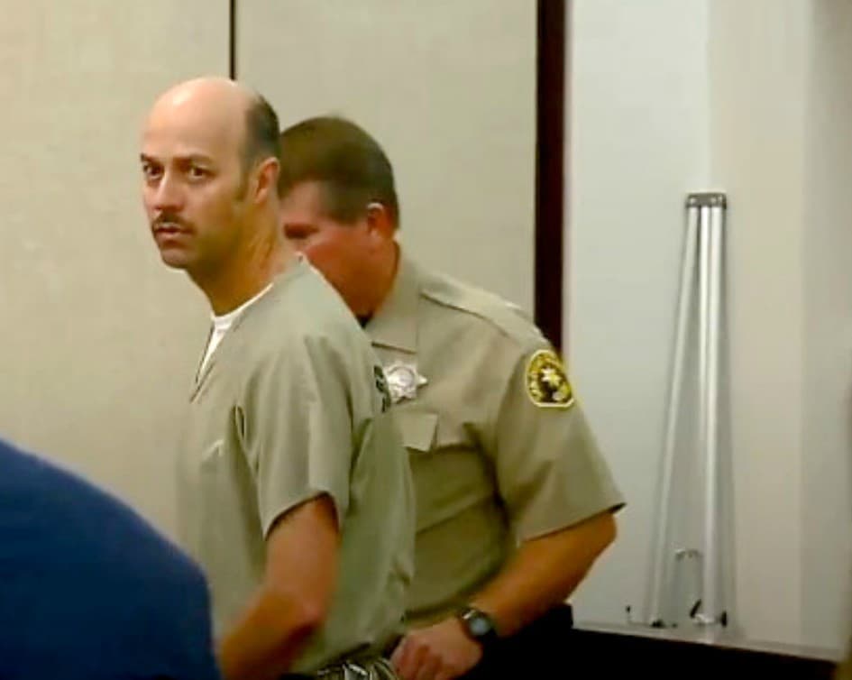 A pesar de esto, también se rumora que debido a su buen comportamiento y por pertenecer a los grupos vulnerables ante un posible contagio de coronavirus (por sufrir de diabetes), habría logrado dicho traslado.