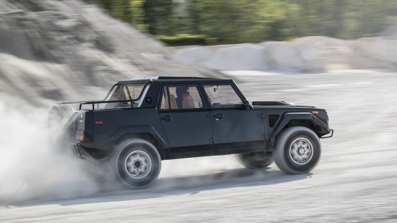 Lamborghini LM002, el origen de las súper camionetas