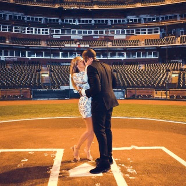 Kanye ya había hecho algo similar para su mujer, rentó el estadio AT&T Park en San Francisco para pedirle matrimonio.