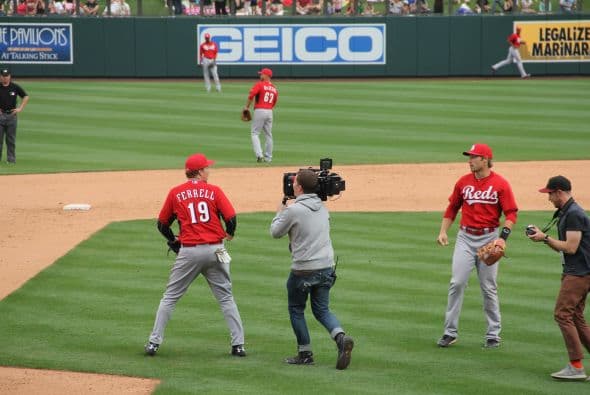 ¡El famoso comediante Will Ferrell se lució jugando con 10 equipos diferentes de la MLB  en cinco partidos del Spring Training en un solo día! Mientras los fans le hacían porras al comediante, éste les hacía bromas desde la cancha. Su hazaña fue grabada para una producción televisiva que será transmitida por HBO a finales de año.