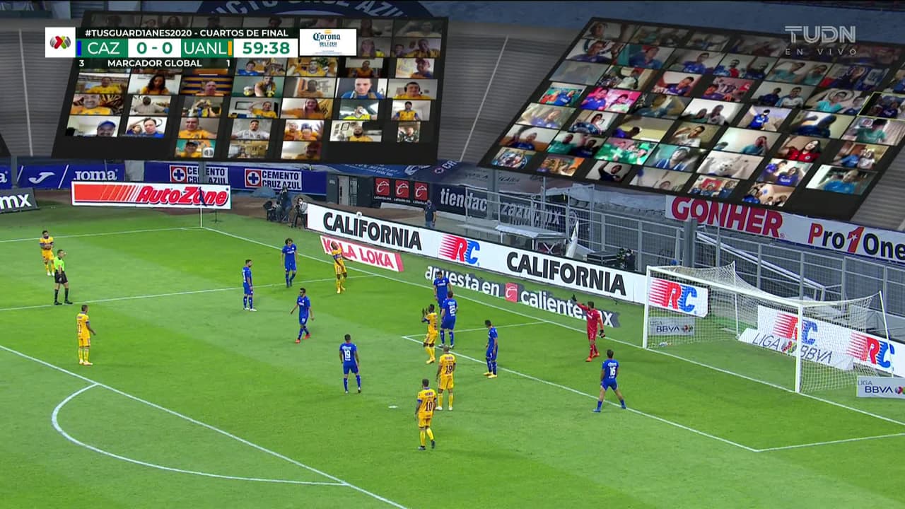 ¡TIRO ATAJADO! disparo por Nicolás López.