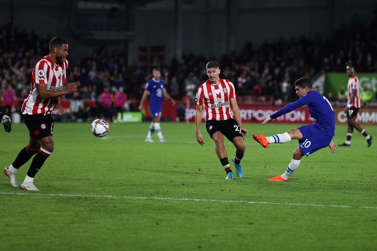 Grandes emociones en el cierre de la Jornada 12 de la Premier League con triunfos de Manchester United, Liverpool, Southampton y Newcastle, además empate del Chelsea ante Brentford.